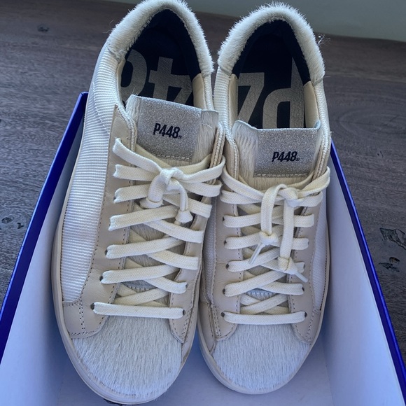 White runners/sneakers, fur trim - Picture 2 of 8